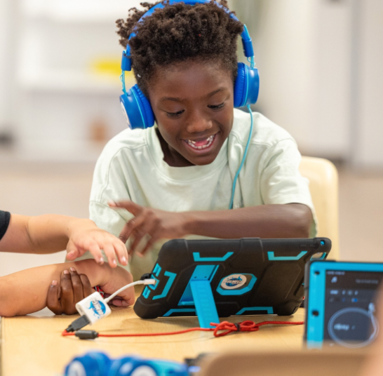 Students collaborating at Phoenix Modern